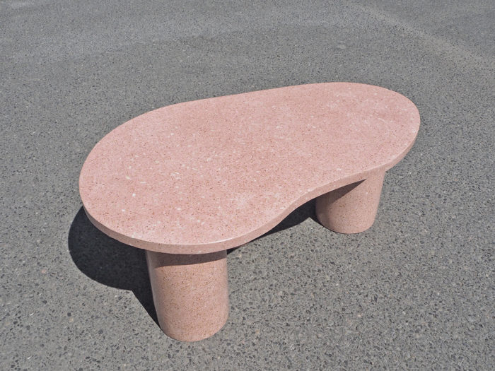Terrazzo bord, sofabord, sidebord, kidney shape, rosa terrasso, marmor