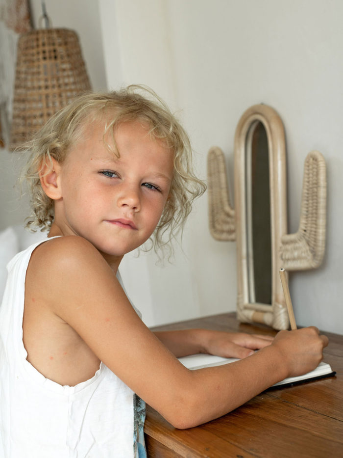 Veggdekor, speil, veggspeil, rottingspeil, bambusspeil, kaktusspeil, barneinteriør, kids interiør, by bjørkheim, håndlaget, naturlaget, bali, by bjørkheim, surfinspirert, møbler